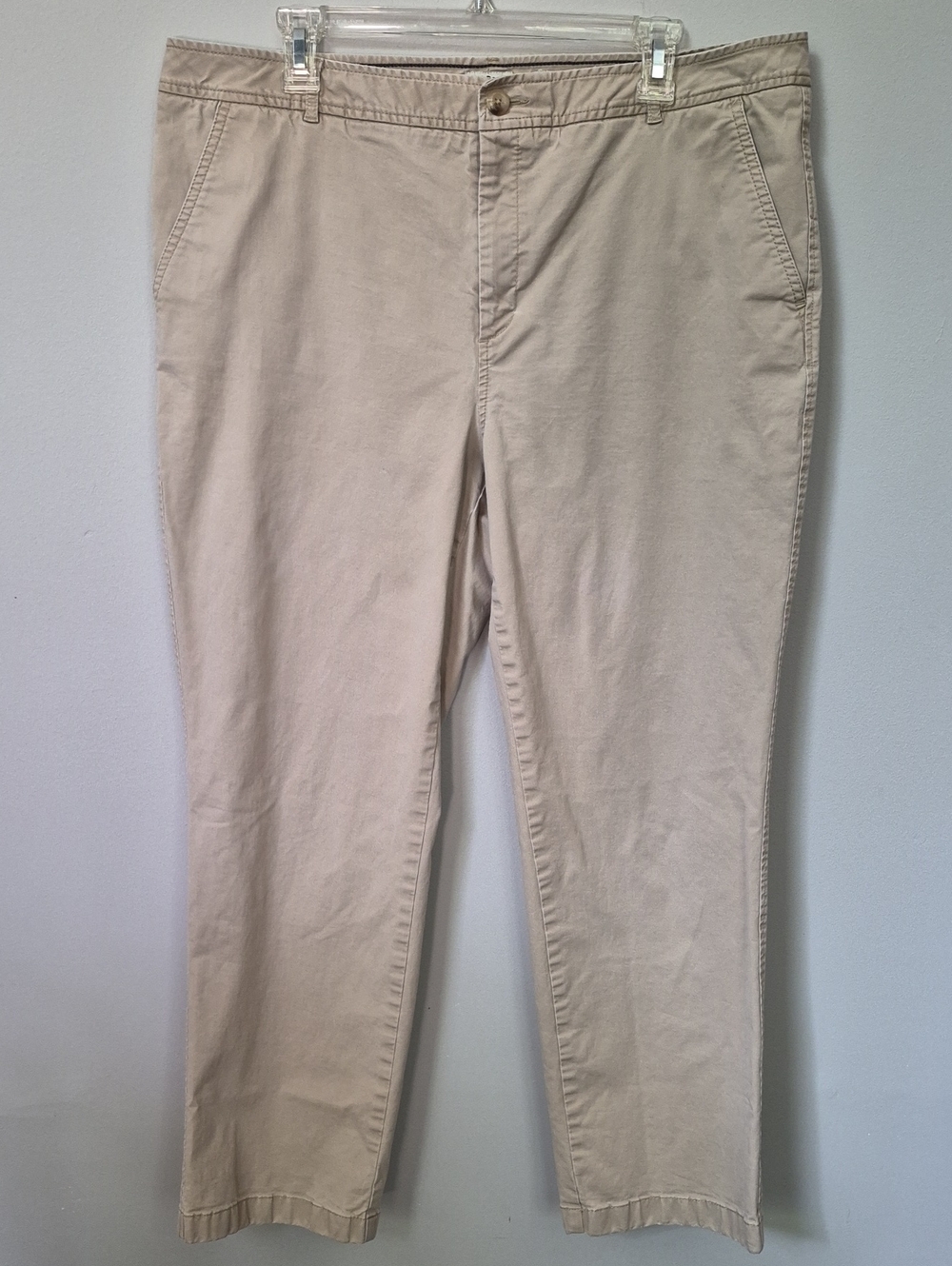 L.L. Bean Favorite Fit Straight-Leg Chino Womens 18 Classic Khaki Office Utility